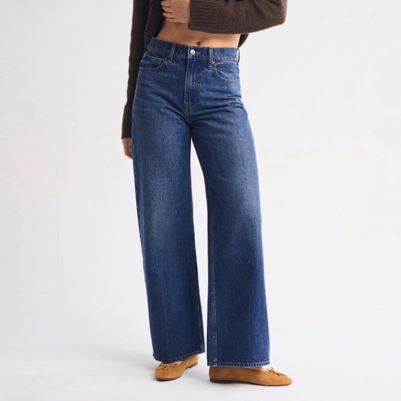 Abercrombie & Fitch Denim - Abercrombie & Fitch High-Rise Wide Leg Jeans in Classic Blue Denim